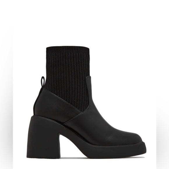 NWT!! EASY TO SLIP INTO WOMENS STRETCHY KNIT CHUNKY HEEL ANKLE BOOTS - Picture 6 of 6